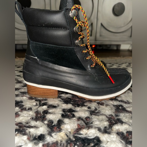 Sorel heeled winter boot - Picture 2 of 7